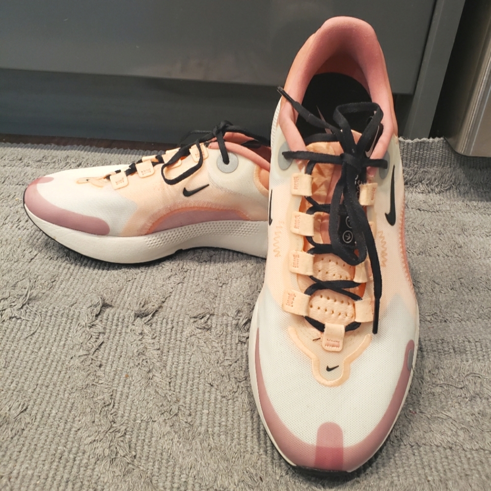 Nike Womens React Escape RN Running Trainers CV3817 Sneakers Womens size 10